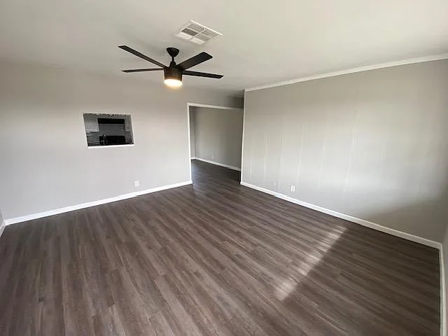 2521 W Cameron St — Photo 3
