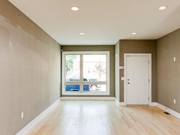 2nd image of 2074 E Susquehanna Ave