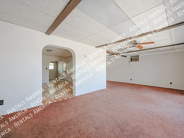 2114 W Myrtle Ave — Photo 11