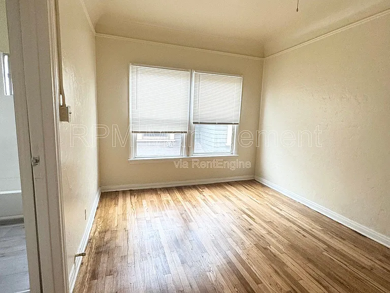 1154 S Normandie Ave #203 — Photo 8
