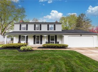 58 Fox Chapel Rd, Williamsville, NY 14221