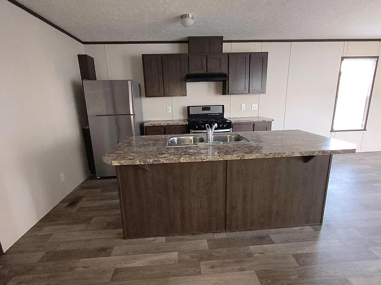 13 E Ashwood Dr — Photo 1