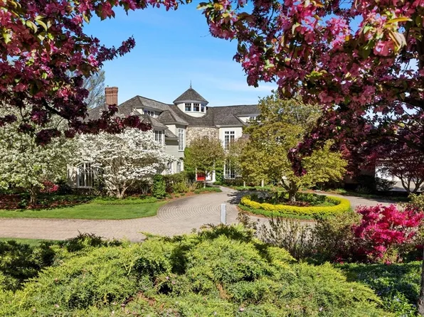 10 Andrea Dr, Hopkinton, MA 01748