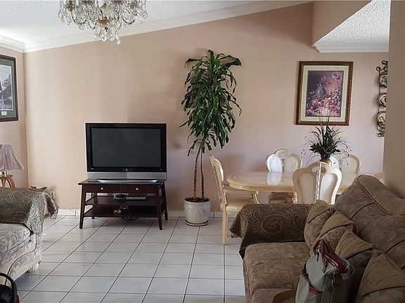 4th image of 26932 Hibiscus St
