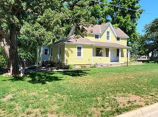 500 Colvill St W, Cannon Falls, MN 55009