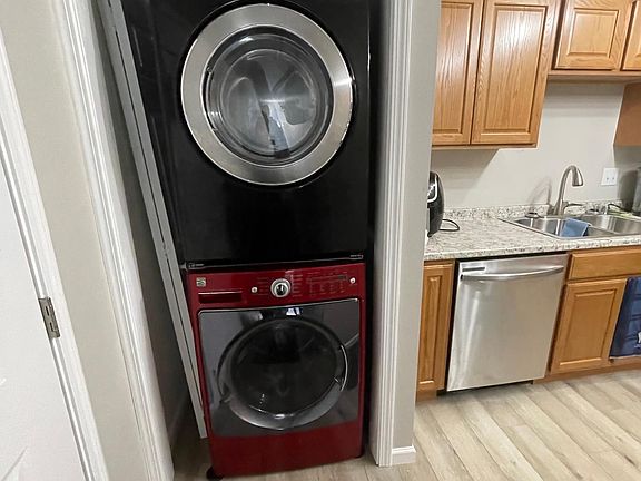 2nd image of 4530 Wright St APT 10