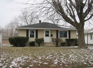 1815 Oakland Ave, Crest Hill, IL 60403