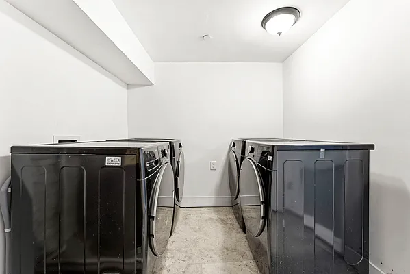 Laundry, photo 1