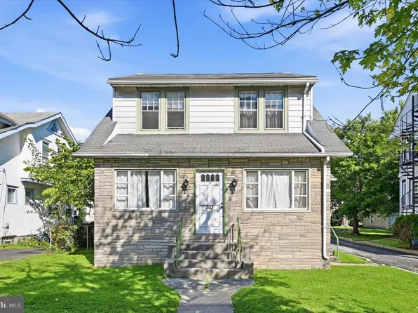 521 10th Ave, Prospect Park, PA 19076