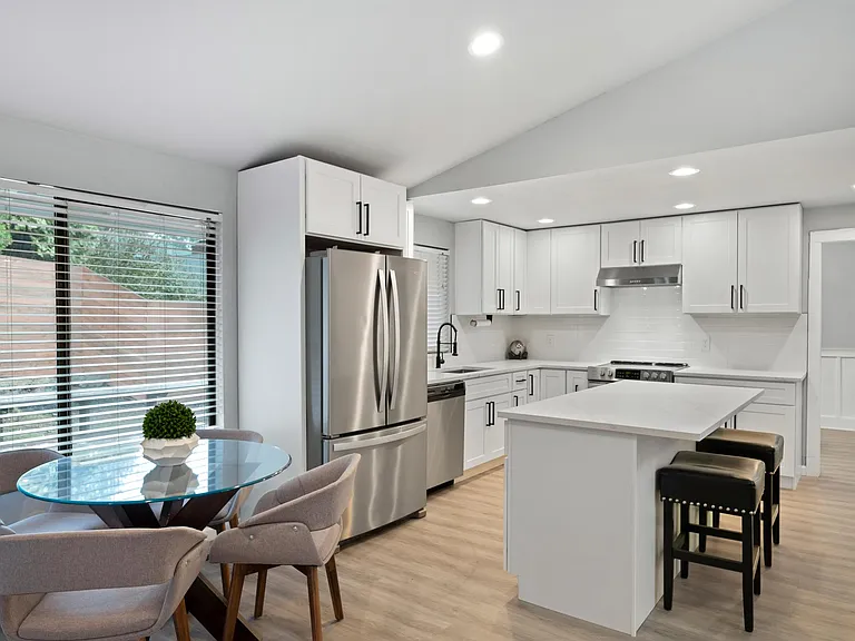 18311 NE 21st St — Photo 13