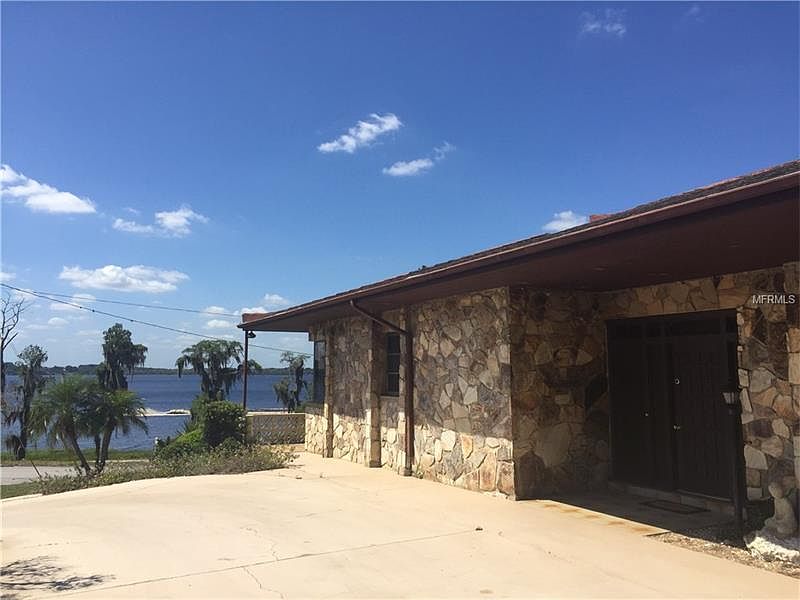 1st image of 390 E Lakeshore Dr