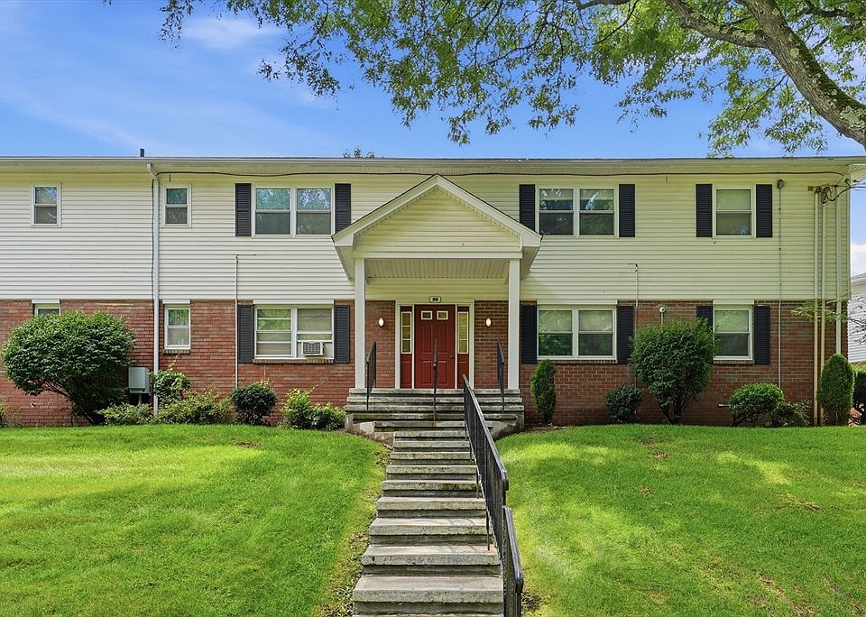 1st image of 90 Colonial Cir Unit D