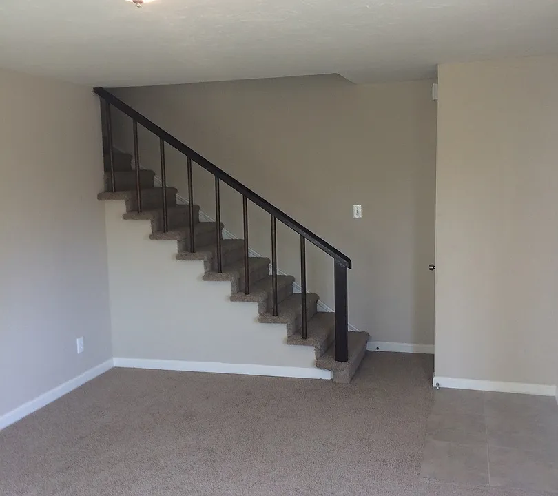 548 West St
