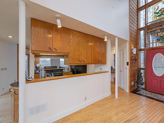 4th image of 1360 Shire Cir