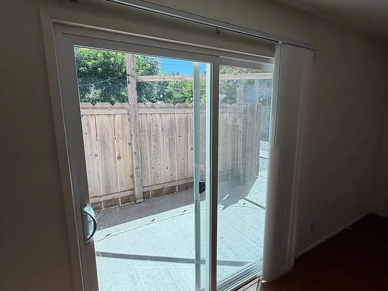 1448 Warner St — Photo 13