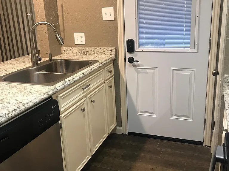 1511 Dawnwood Dr — Photo 11