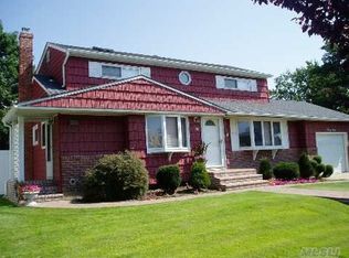 58 Froelich Farm Rd, Hicksville, NY 11801