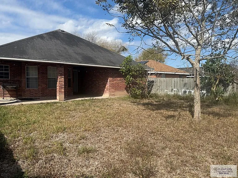 634 Rey Salomon St — Photo 22