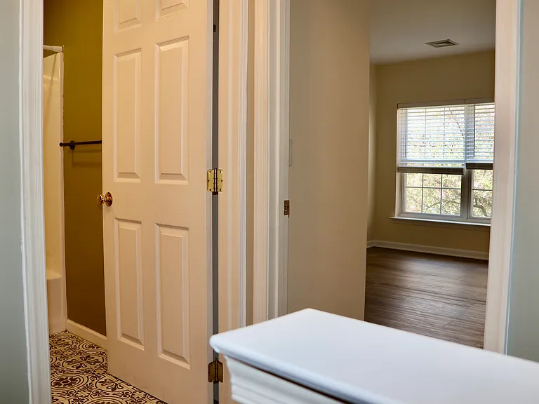 44 Courtyard Dr — Photo 21