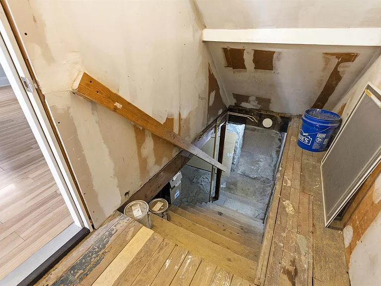 19 E Mithoff St — Photo 20