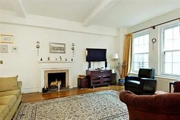 Sold by Corcoran | media 14