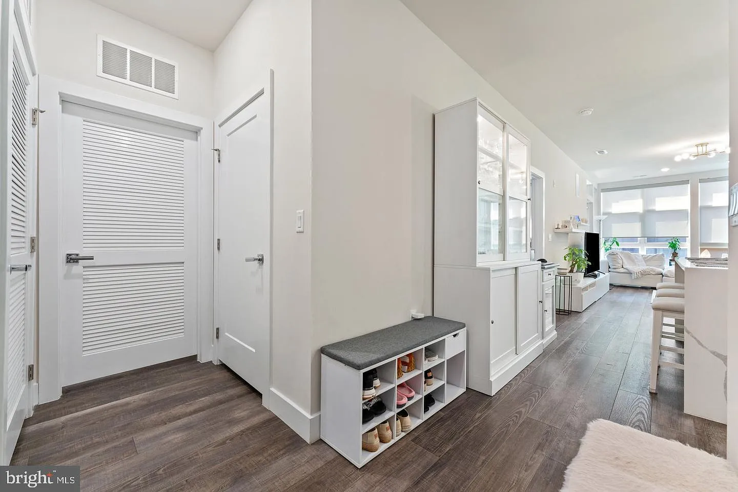 2 bed, 2.5 bath, 1337 sqft, $3,900 — Photo 3