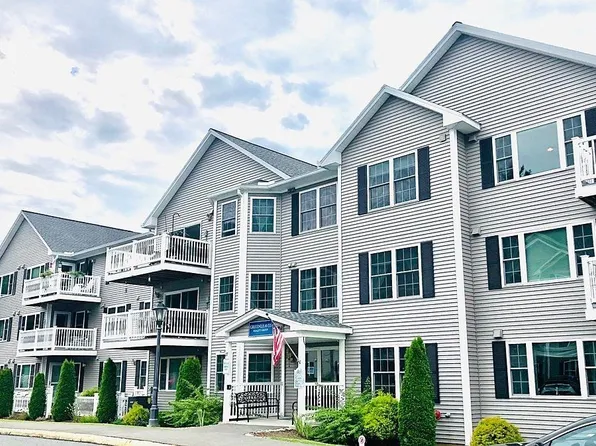 25 Greenleaves Dr Unit 535, Amherst, MA 01002