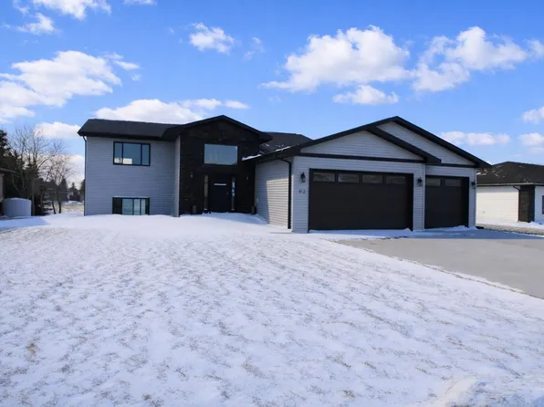 412 6th Ave SW, Surrey, ND 58785