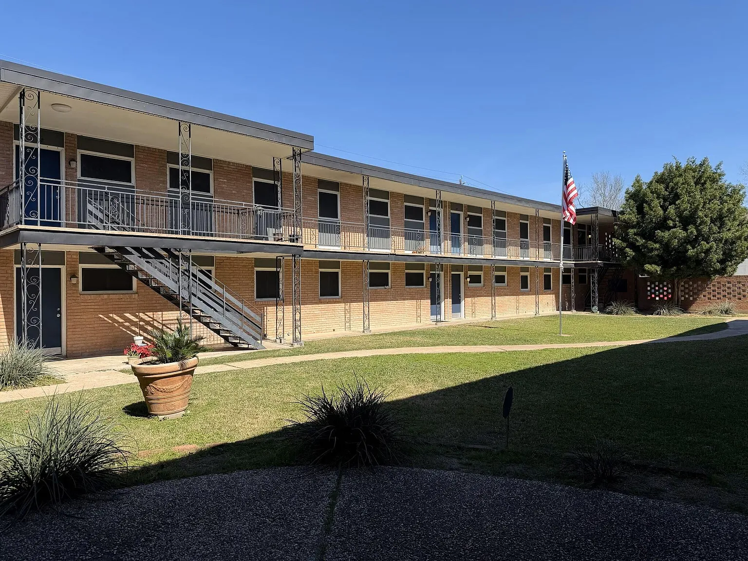 1 bed, 1.0 bath, $1,025 — Photo 4
