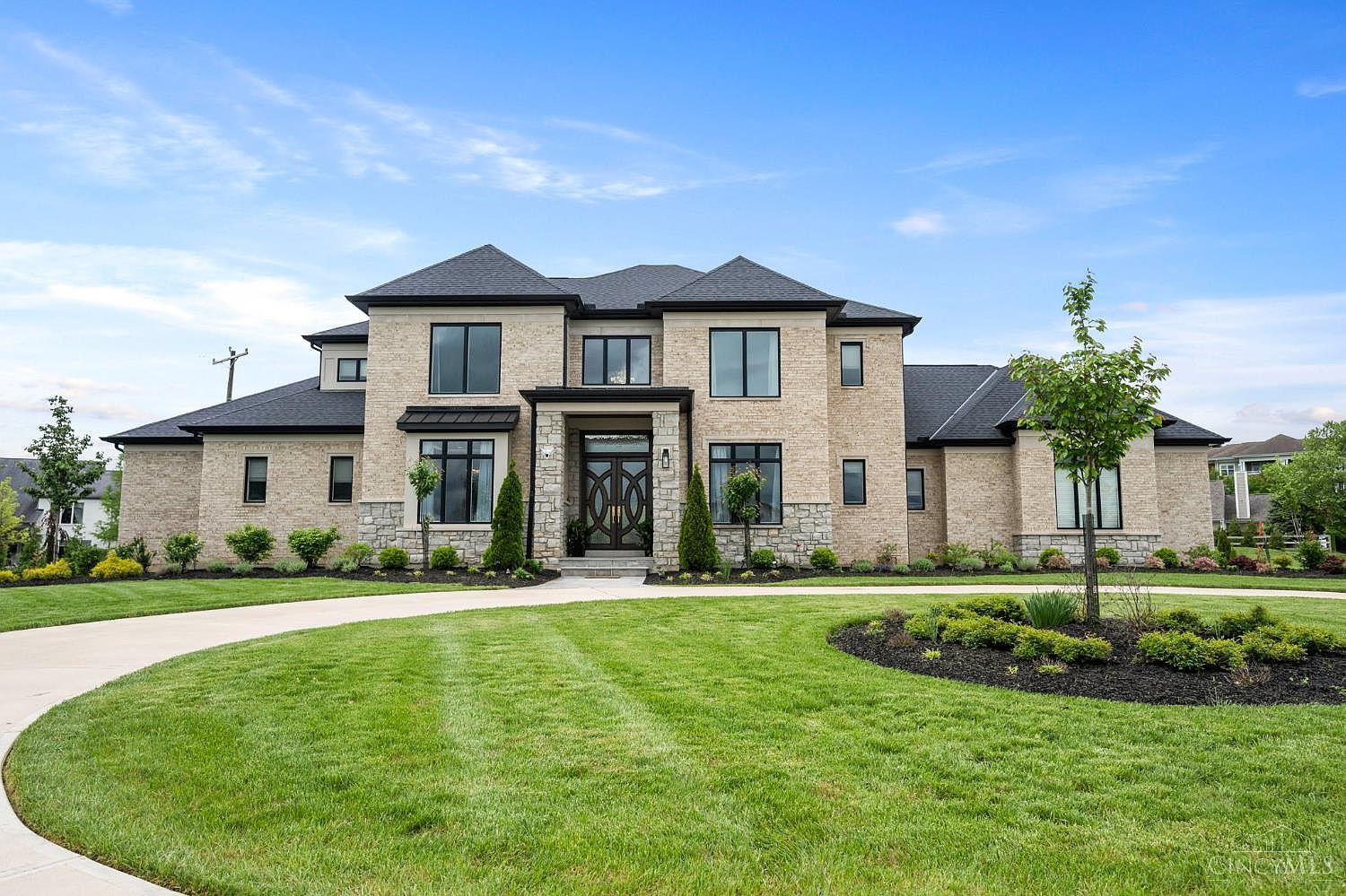 ぽんず　House on the hill 15 Old Orchard Ln, Indian Hill, OH 45242 | Zillow