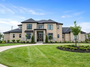 15 Old Orchard Ln, Indian Hill, OH 45242