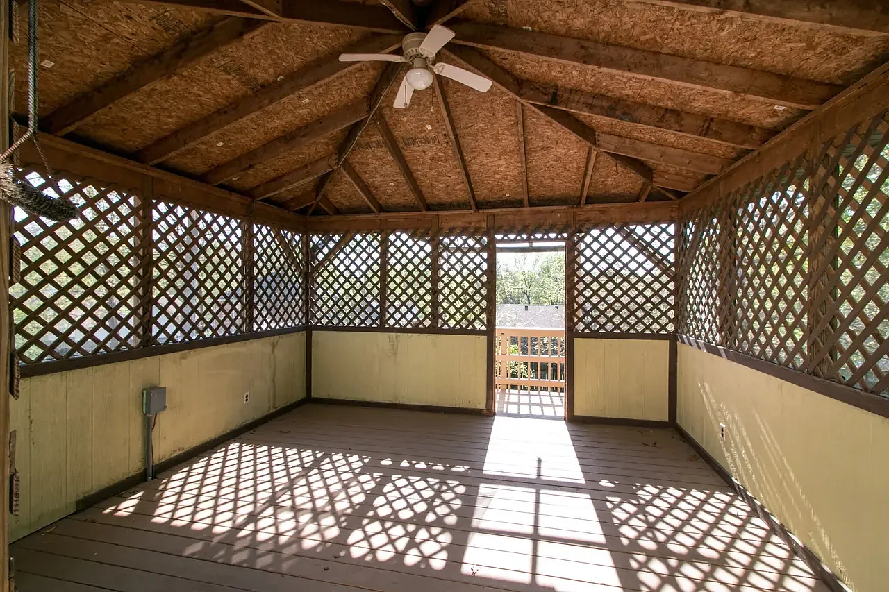 1122 Rosebrook Drive - 1 — Photo 2