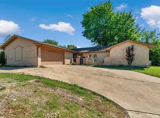 4225 Dawn Dr, Benbrook, TX 76116