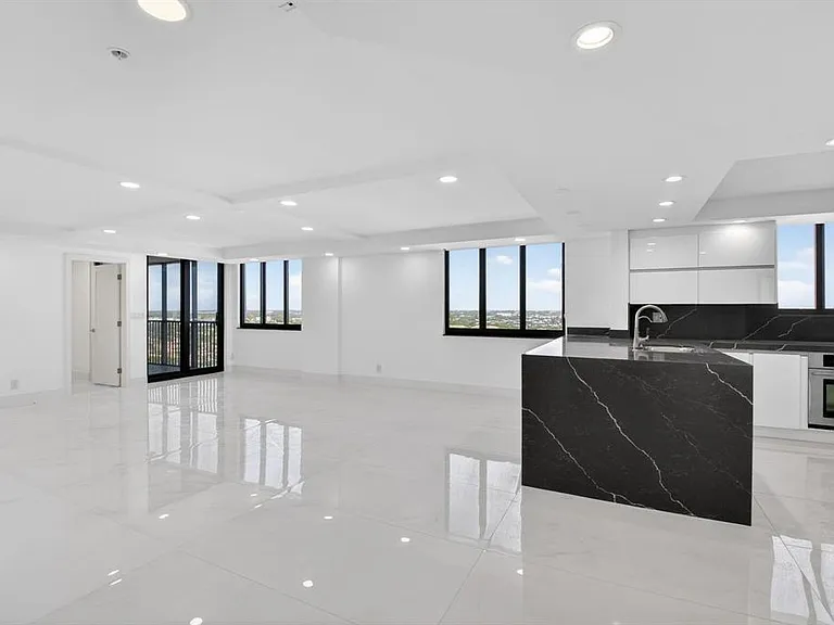 3420 S Ocean Blvd #PHT — Photo 4