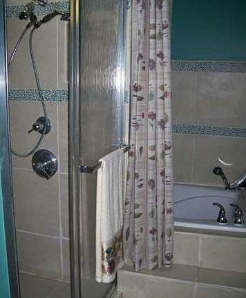 4th image of 860 Roosevelt Pl
