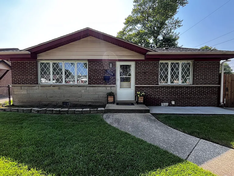 12200 S Harding Ave — Photo 1