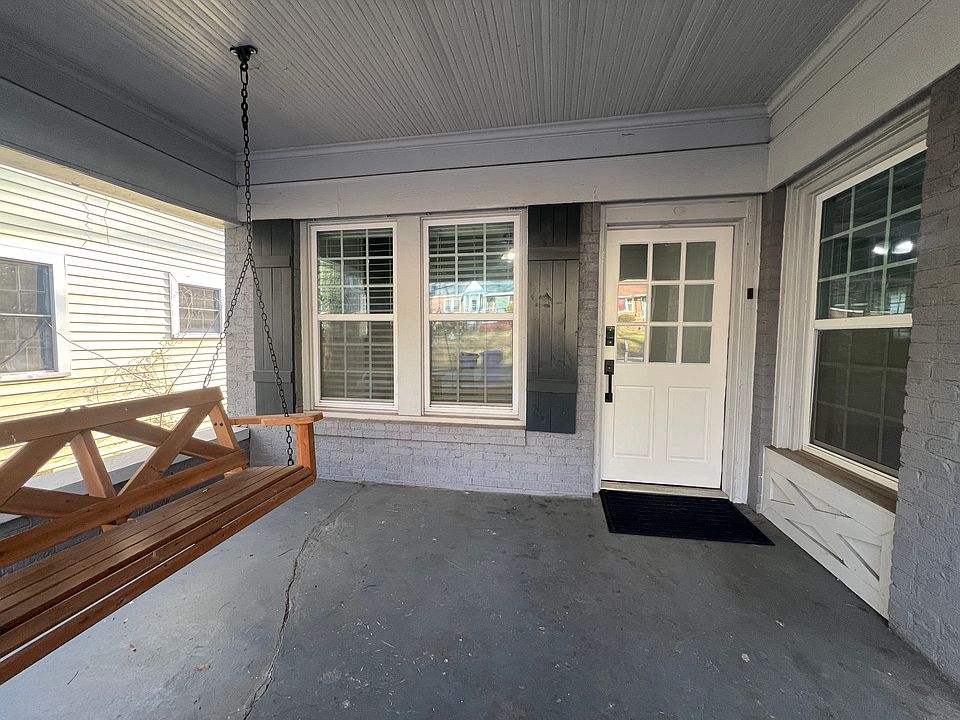 Swinging porch to entrance