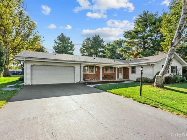 977 Lindenwood Ave, Aurora, IL 60506