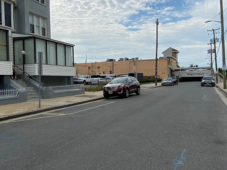111 S California Ave — Photo 3