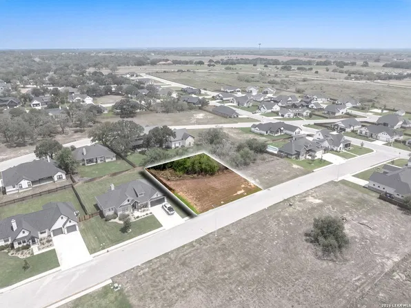 112 Ash Parkway, La Vernia, TX 78121