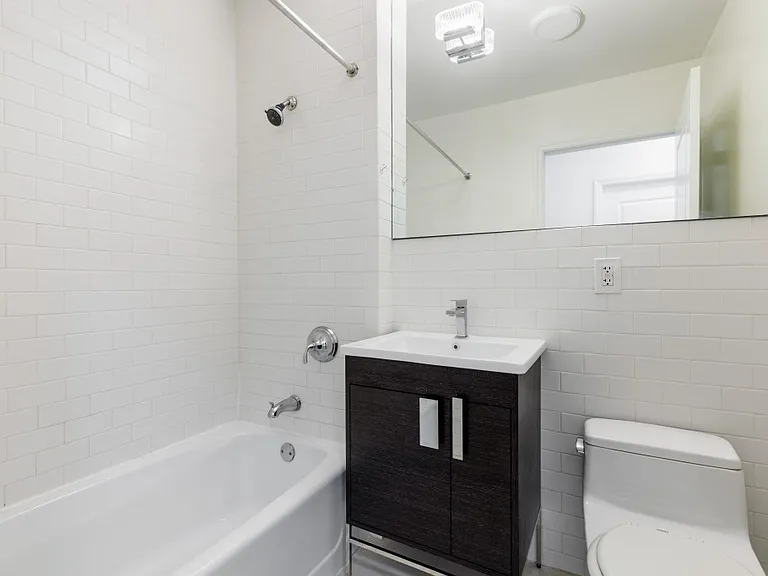 150 Clermont Ave #5R — Photo 8