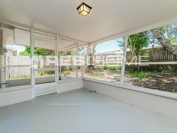 5th image of 4117 Woodfield Ave