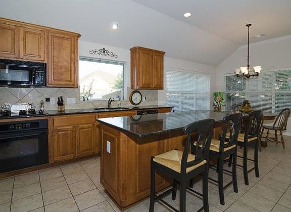 5th image of 2741 Plantation Dr
