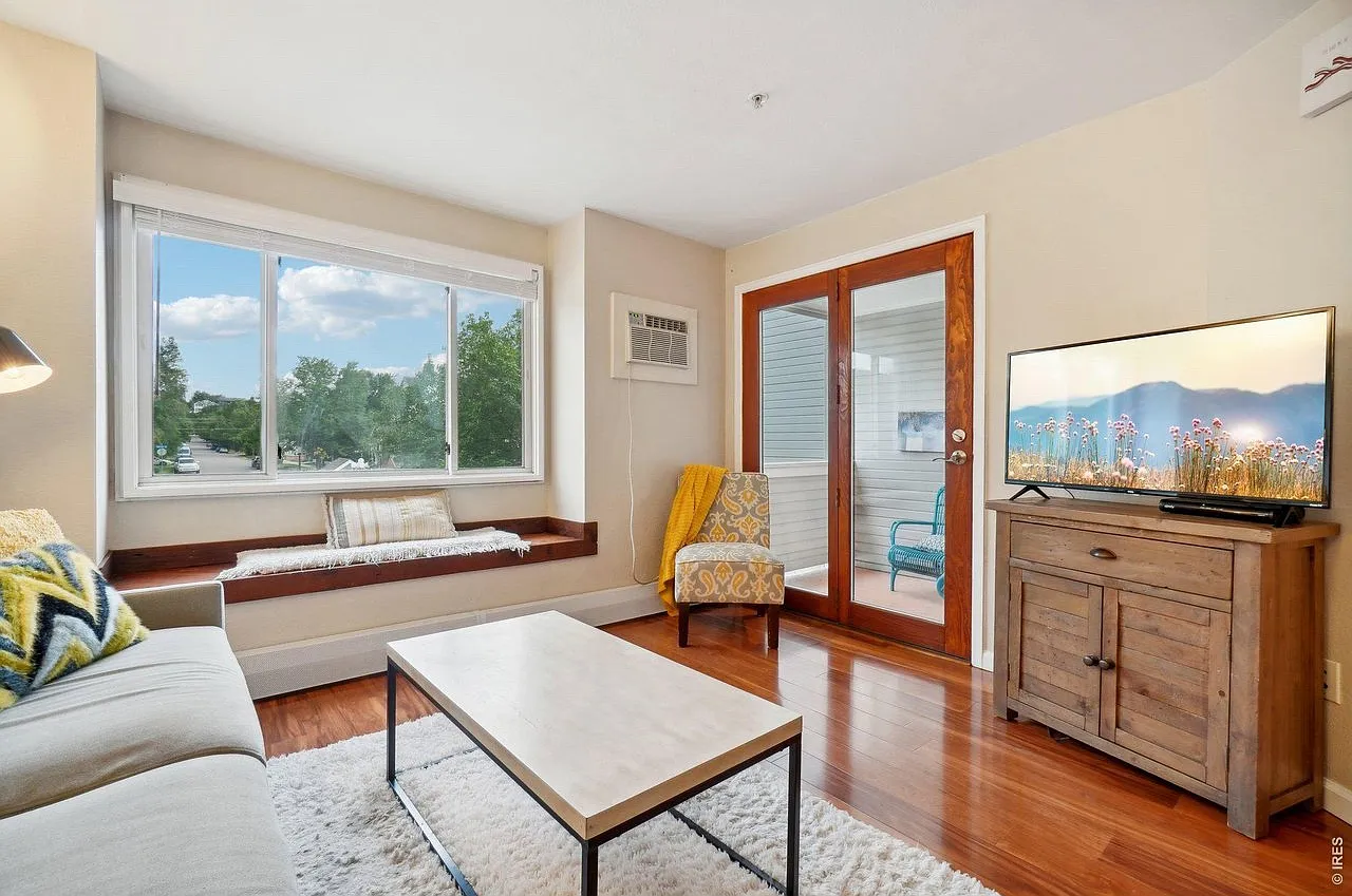 1 bed, 700 sqft, $2,700 — Photo 2