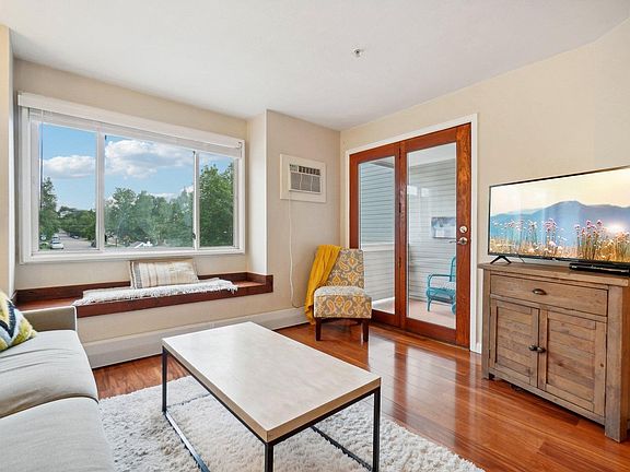 2nd image of 2201 Pearl St APT 107