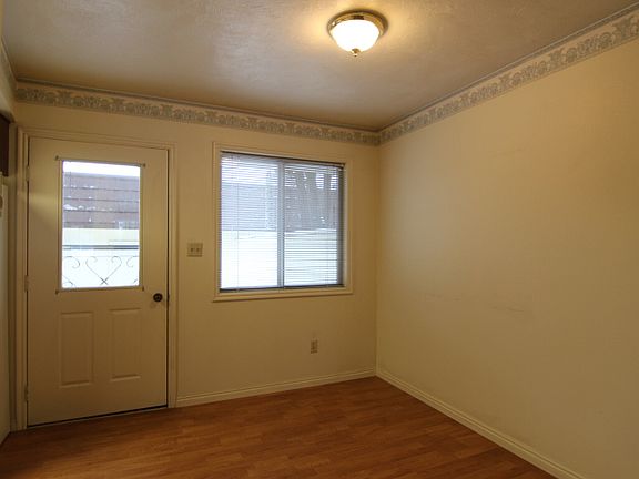 3rd image of 729 Whittier St