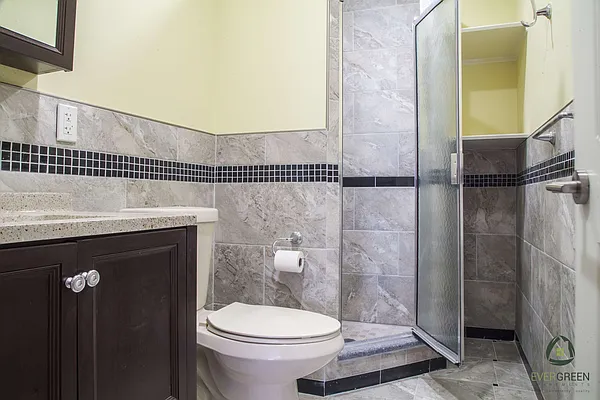 Rented by Evergreen Apartments BK | media 29