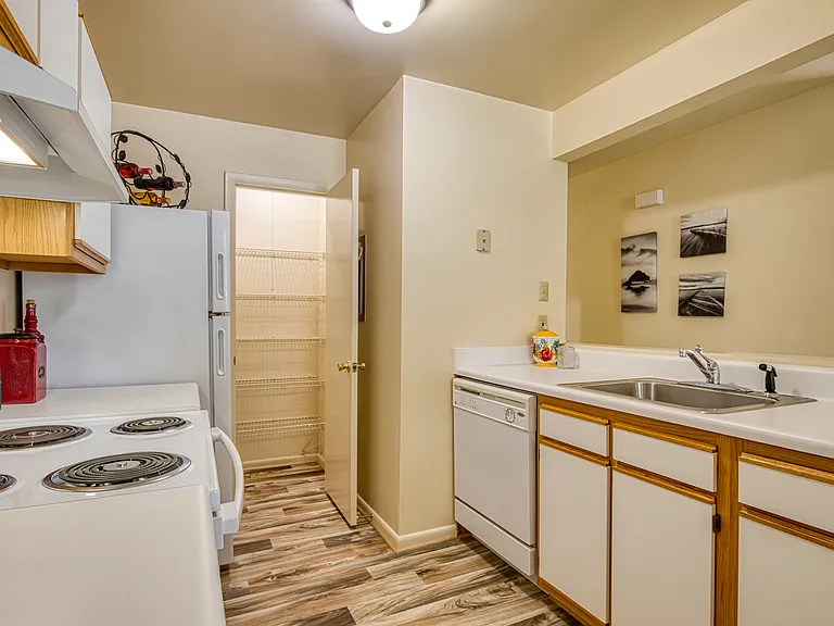 Summer Station Apartments Where Comfort Meets Coastal Living — Photo 139
