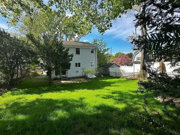 10 Colburn St, Waltham, MA 02453