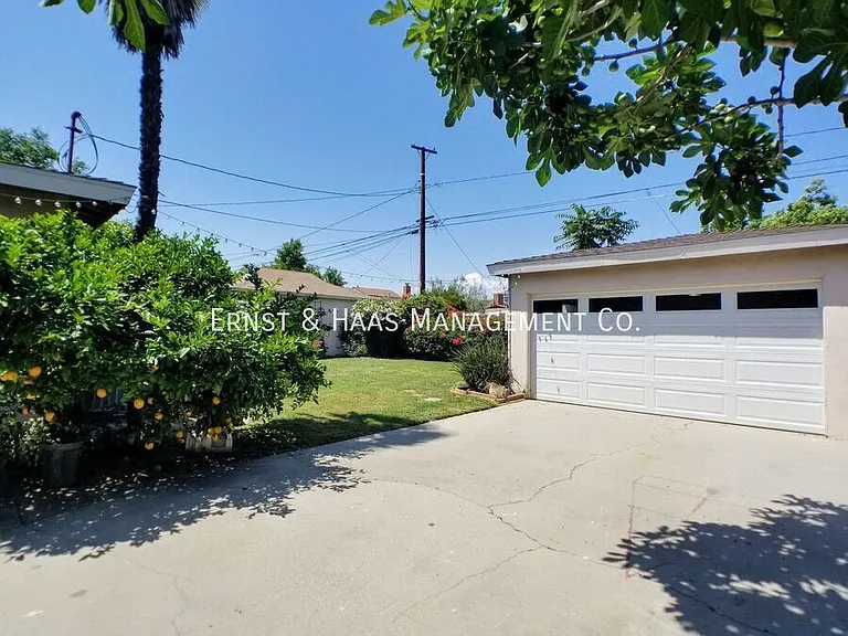 7619 Suva St — Photo 35